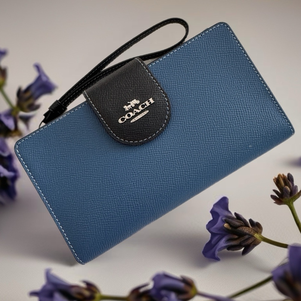 👜👛Coach Crossgrain Leather Tech Wallet in Blue and Black